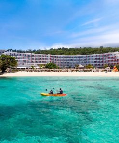 Grand Decameron Cornwall Beach